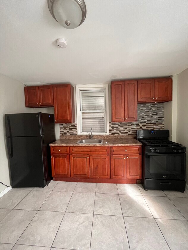 Primary Photo - 264 S 8th St