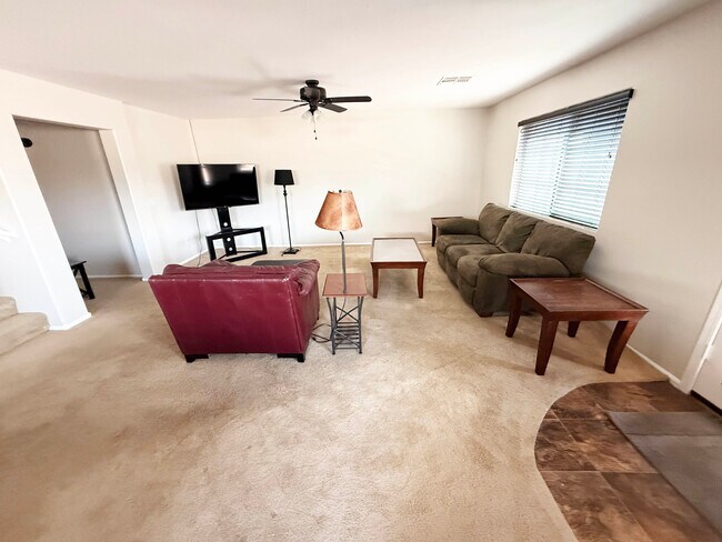 Building Photo - 1504 E Leslie Ave