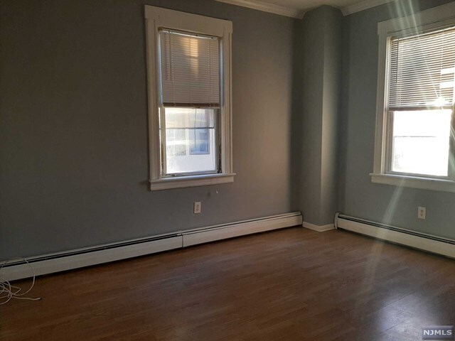 Building Photo - 568 Grand St