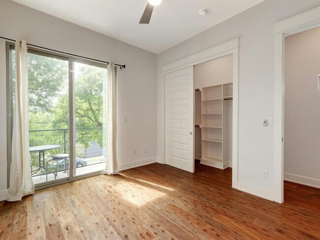 Foto del edificio - 2924 E 14th St