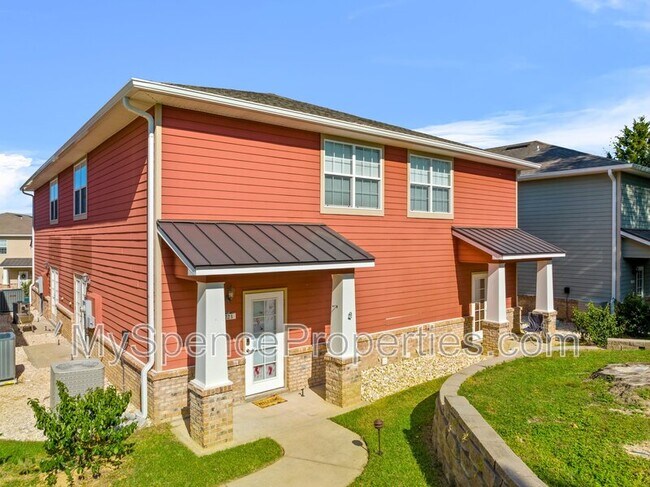 Foto del edificio - 730 Arbor Lake Dr