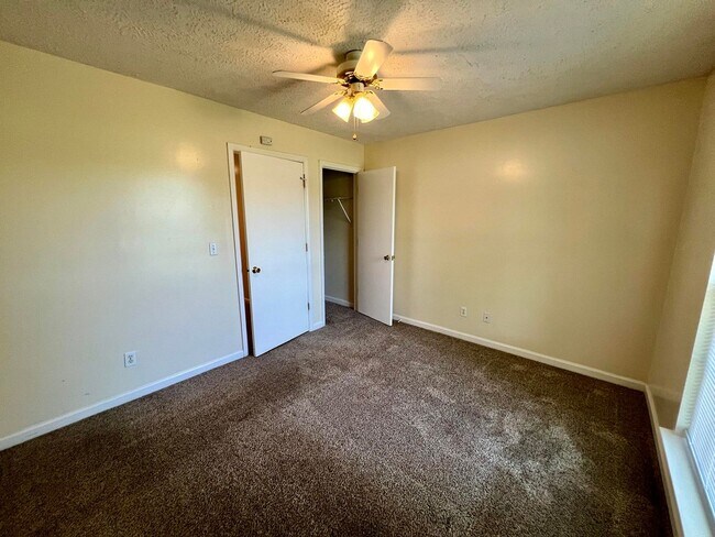 Foto del edificio - 1BR 1BA Water Included - Venture Point Apartments A-6
