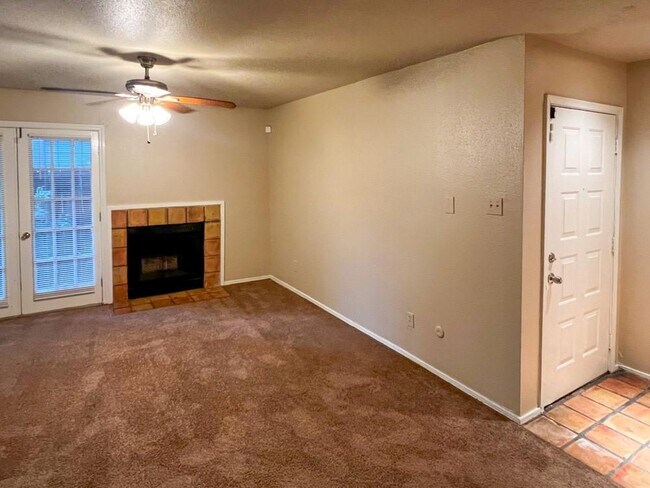 Building Photo - 12500 Sandpiper Dr