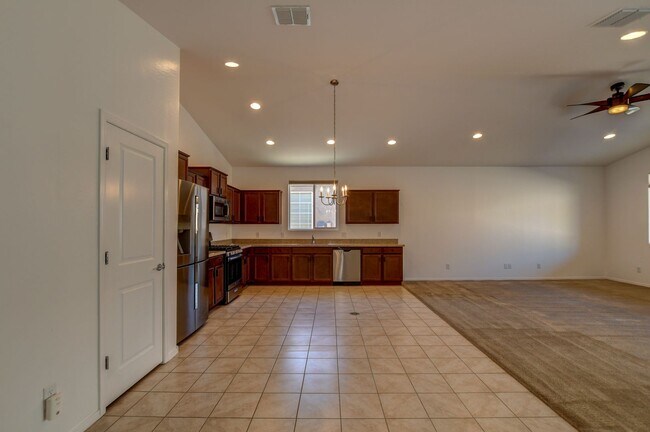Foto del edificio - 3 bedroom 2 bathroom home in Saddlewood