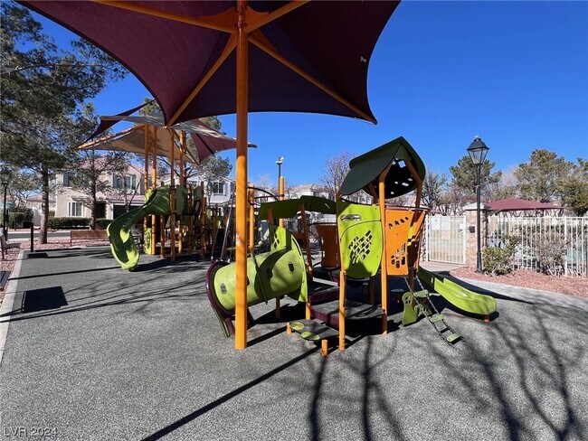 Foto del edificio - 6236 Huntington Ridge Ave