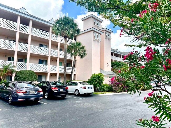Building Photo - 353 US-1