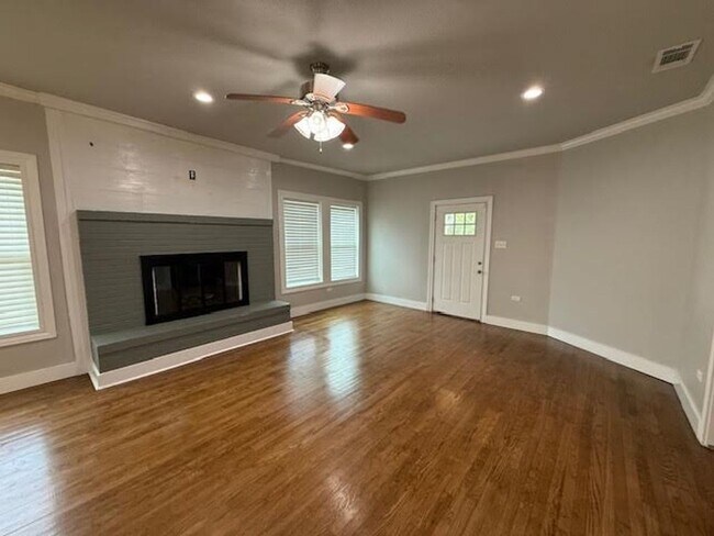 Foto del edificio - Beautiful 3/2 in Speegleville