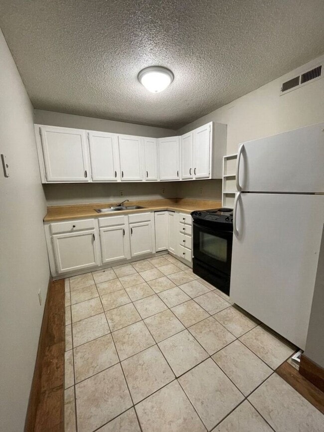 Building Photo - 1116 Union St