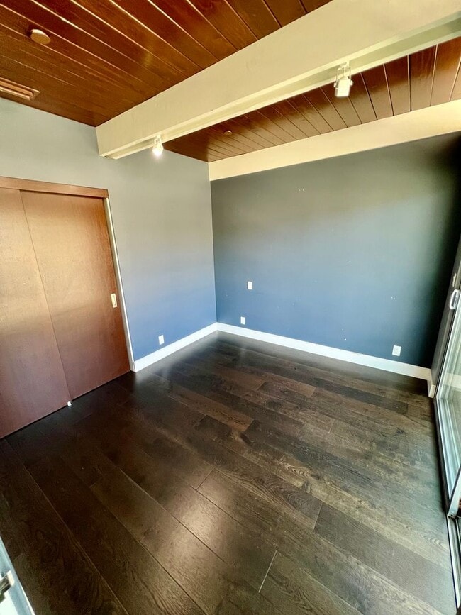 Building Photo - Upper Level Long Beach Peninsula Remodeled...