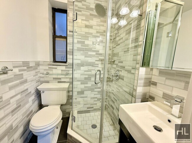 Foto del edificio - E 18TH ST.