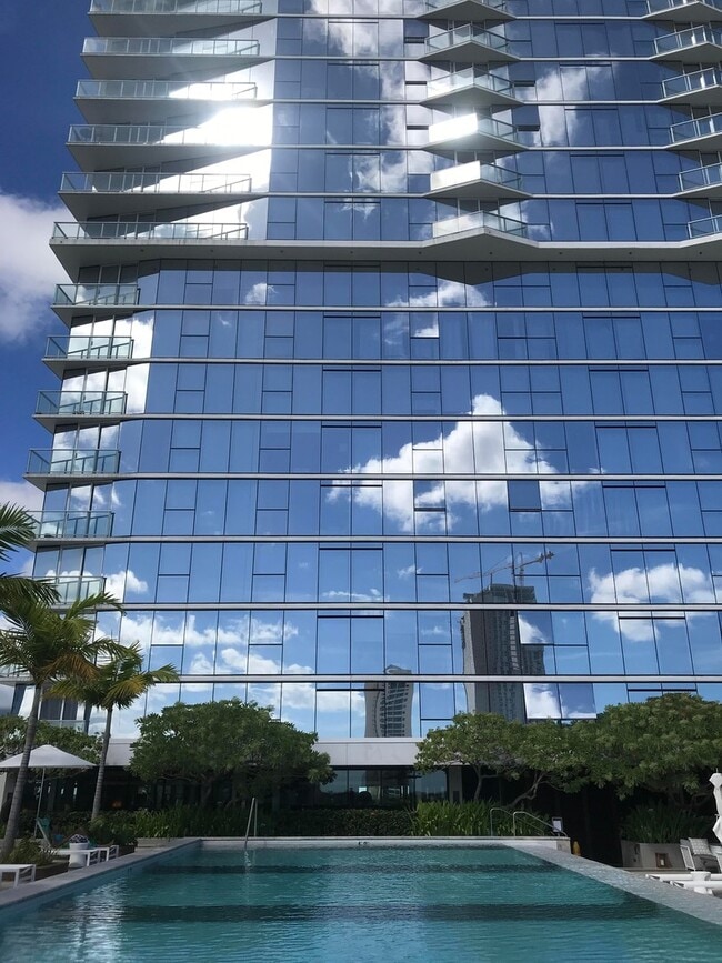 Building Photo - End Unit |  Luxury Condo | The Symphony | 2 Bed 2 Bath 2 Parking