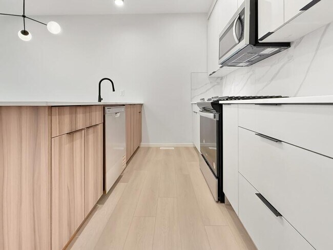 Photo du bâtiment - 2.0 bedroom in Edmonton Alberta T5G 1G1