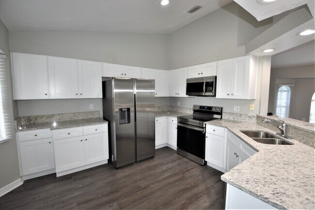 Building Photo - 382 Posadas Cir