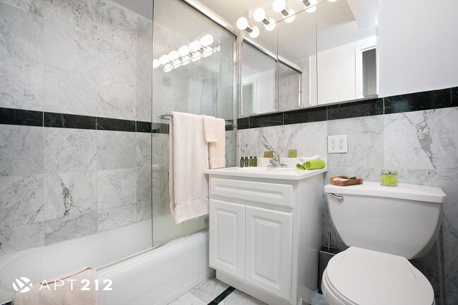 Foto del edificio - 279 E 44th St