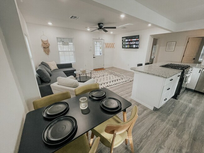 Foto del edificio - 3729-3727 N 24th St