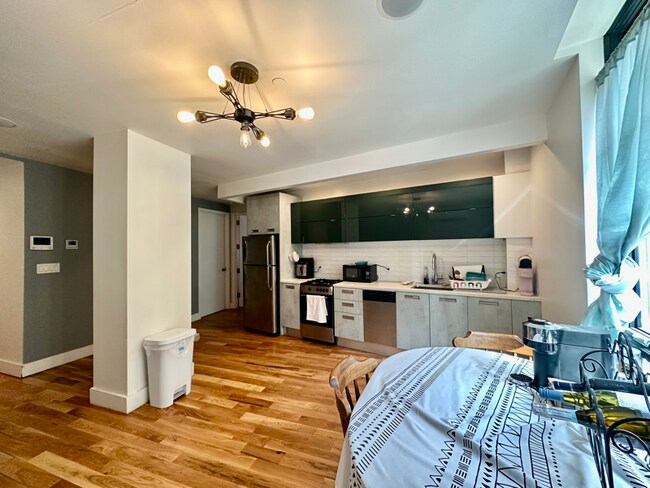 Foto del edificio - 24 Ford St