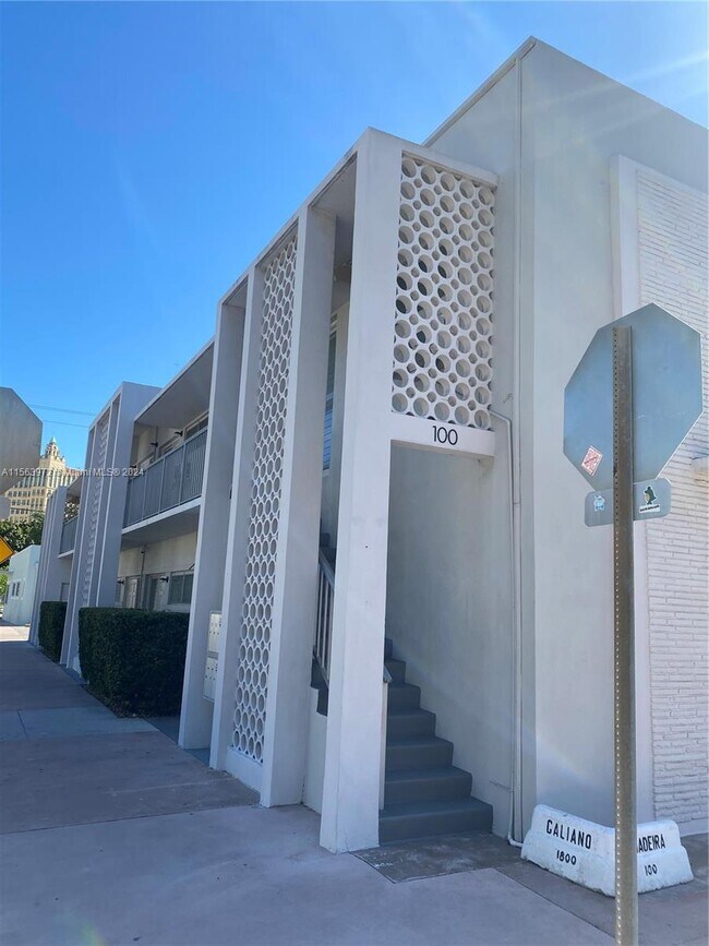 Building Photo - 100 Madeira Ave