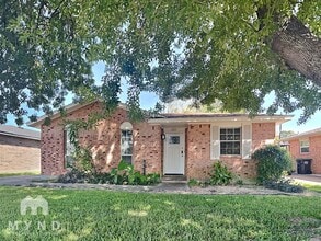 Building Photo - 4809 Cedar St