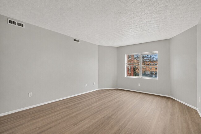 Foto del edificio - 564 Glenwood Ave