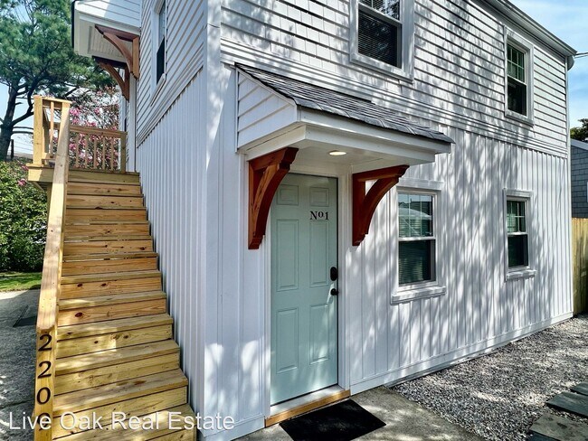 Building Photo - 1 br, 1 bath House - 2209 Arctic Avenue Apt 1
