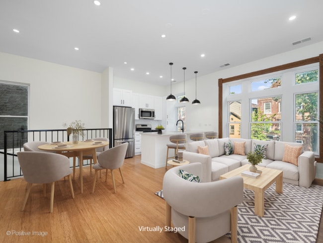 Photo - 842 N Wolcott Ave (Chicago, IL) Apartments