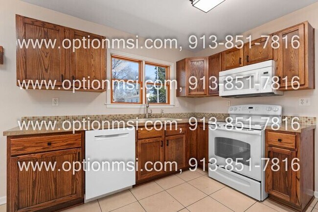 Foto del edificio - Exceptionally well-kept ranch in a prime l...