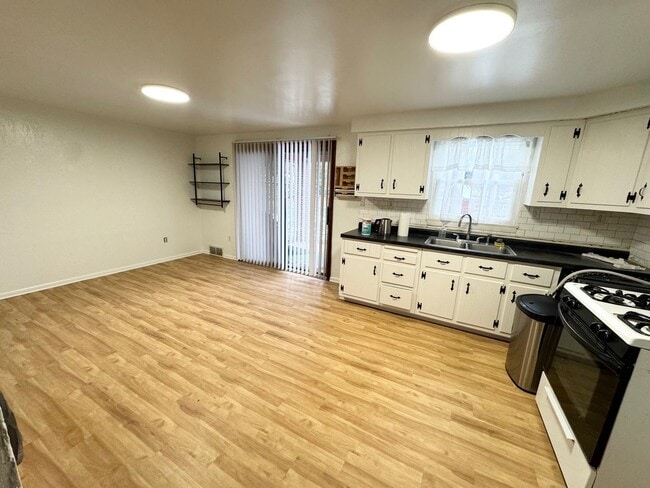 Photo - Spacious 3 Bedroom Home in Monroeville