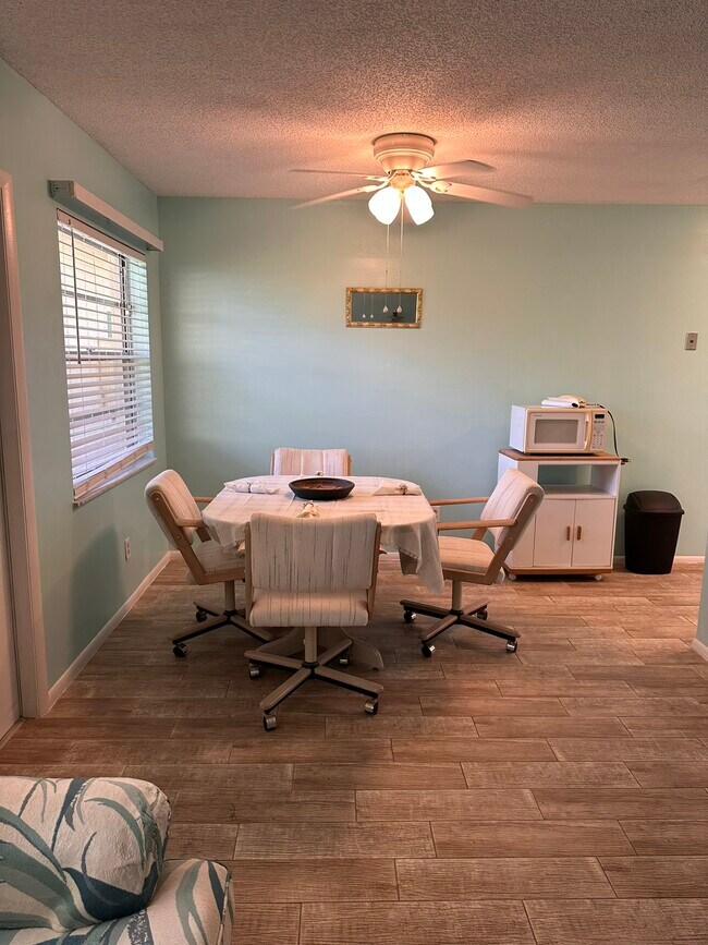 Building Photo - 106 Spring Lake Ct