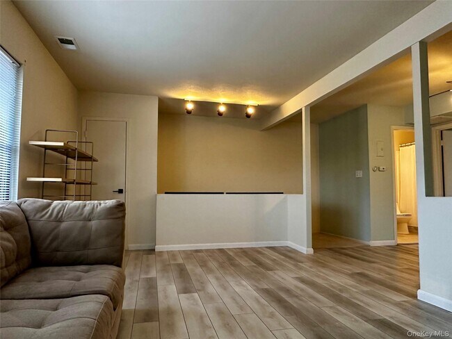 Foto del edificio - 10 Bailey Ct