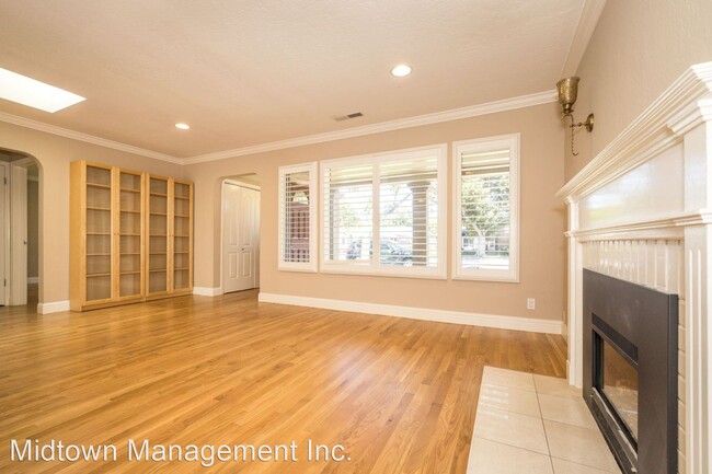 Building Photo - 4 br, 3 bath House - 736 Moreno Ave