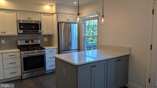 Foto del edificio - 20970 Rootstown Terrace