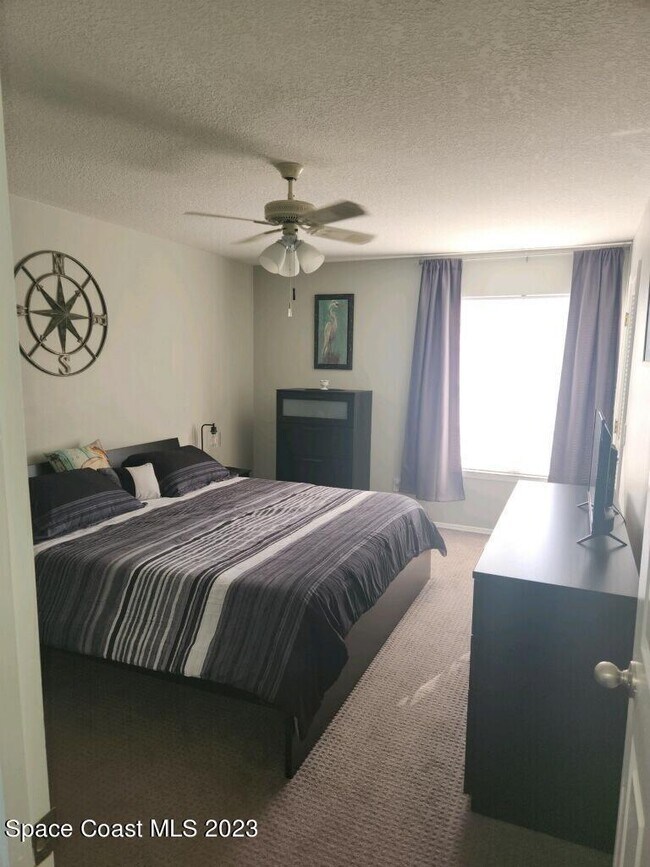 Foto del edificio - 7200 US-1