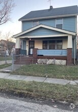 Building Photo - 934 E 129th St