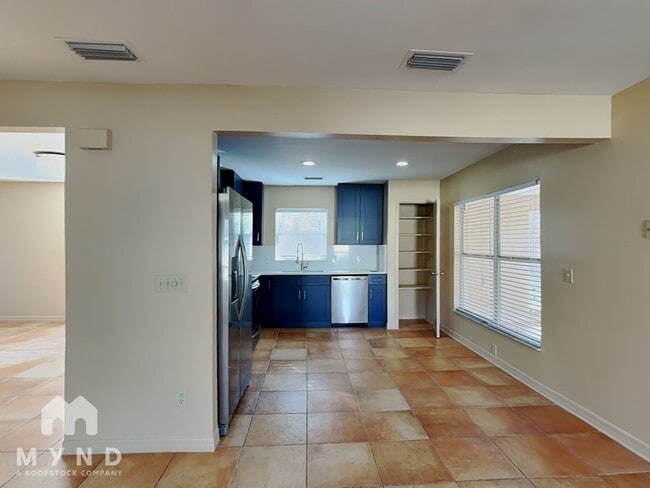 Building Photo - 1938 Blue Fox Ct