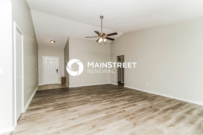 Building Photo - 3 Bedroom Pet-Friendly Home in SANFORD, FL with Main Street Renewal