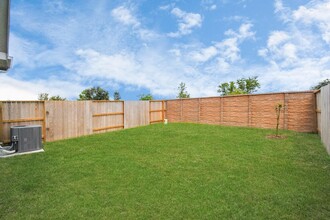 Building Photo - 4911 Perennial Ct