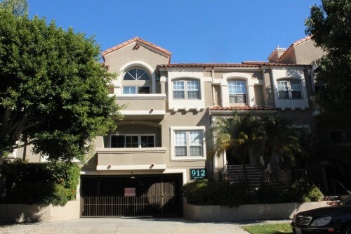 Primary Photo - 922 N Croft Ave