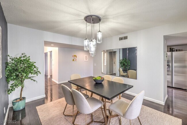 Foto del edificio - 2070 Irwin Cir