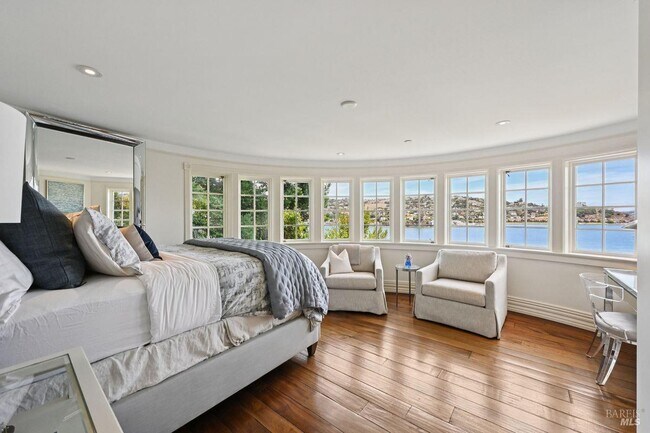 Foto del edificio - 276 Beach Rd