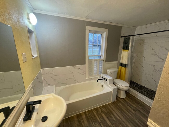 Foto del edificio - 1705 Buena Vista Ave