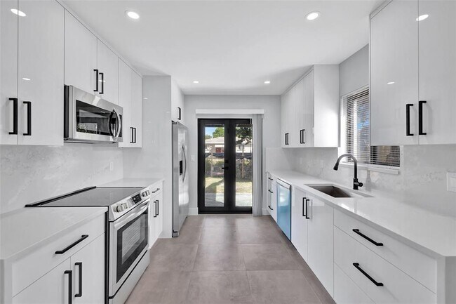 Foto del edificio - 4840 NE 5th Ave