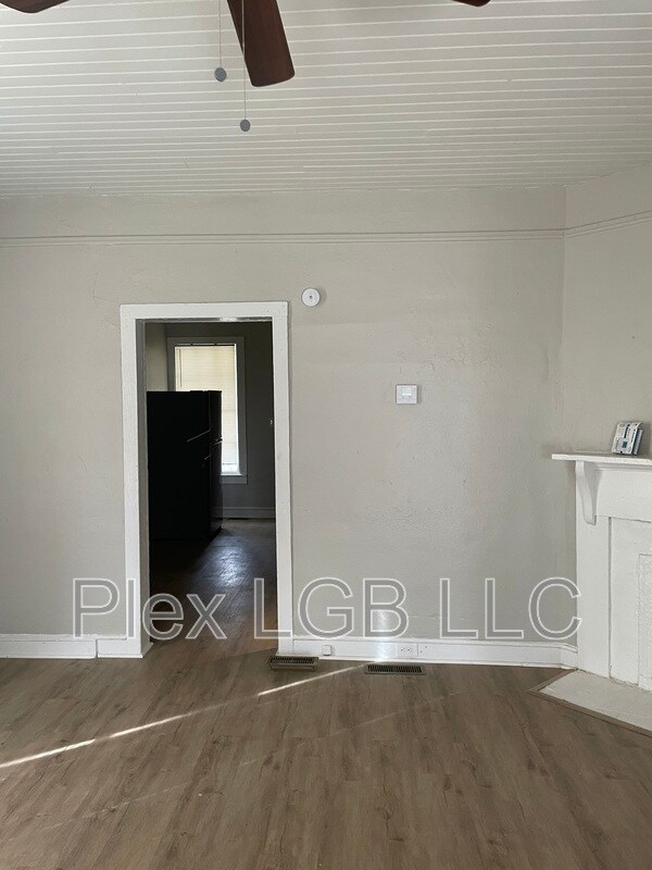 Foto del edificio - 1206 Troup St