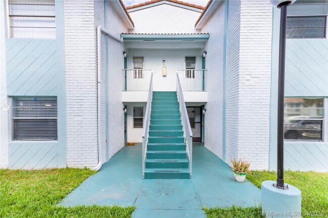 Foto del edificio - 2710 Forest Hills Blvd