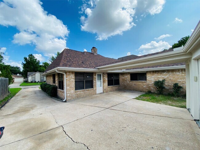 Foto del edificio - 14815 Earlswood Dr