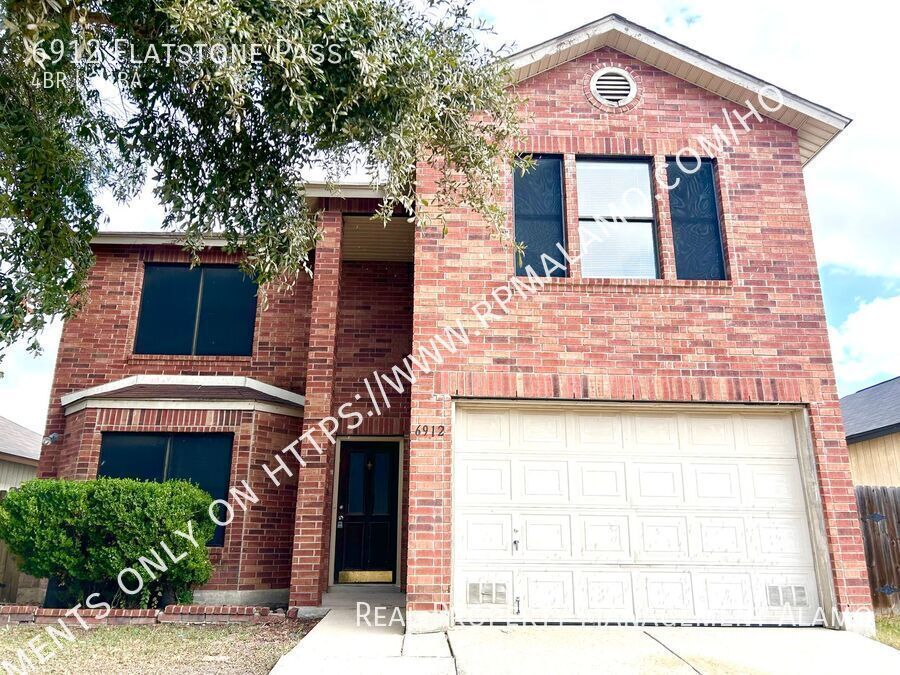 Foto principal - AVAILABLE! 4 Bedroom 2.5 Bath Two Story Ho...