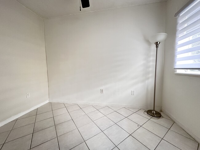 Building Photo - 3051 SW 27th Ave