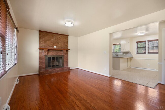 Foto del edificio - 106 Bryant Rd