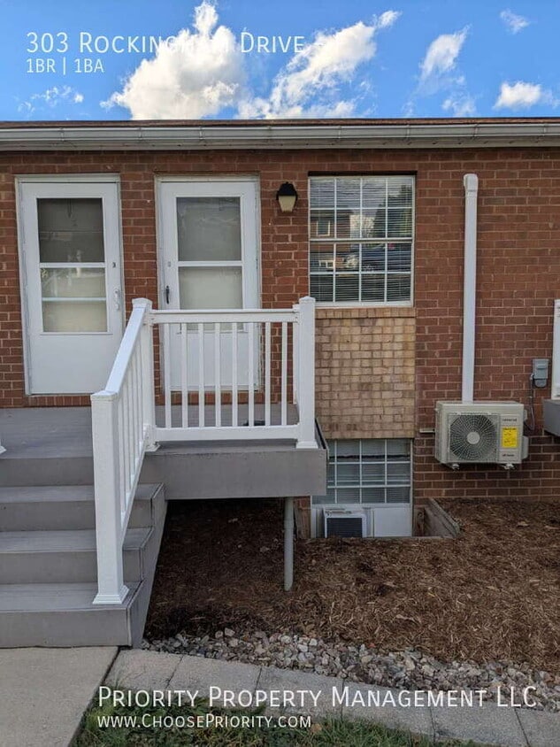 Photo - 303 Rockingham Drive-F