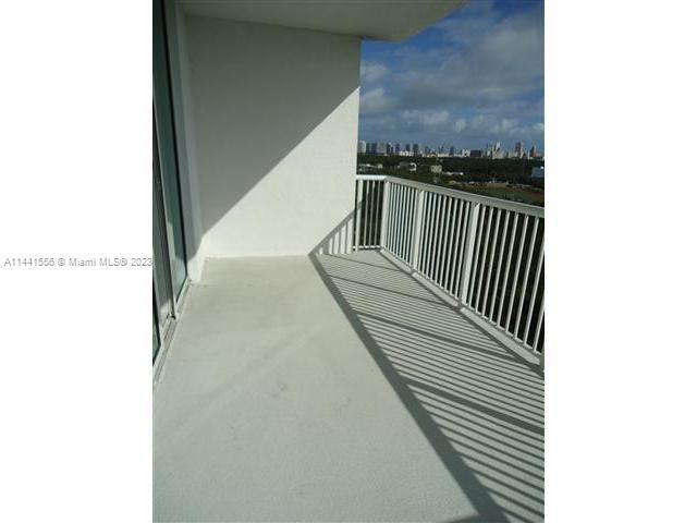 Building Photo - 14951 Royal Oaks Ln