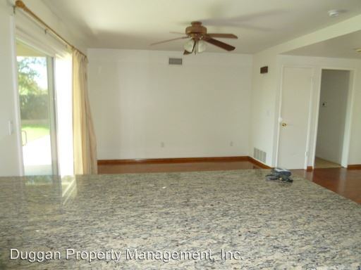 Building Photo - 18568 Asuncion St